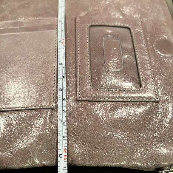hobo lauren leather bifold clutch wallet Embossed gray/taupe. - Picture 13 of 16